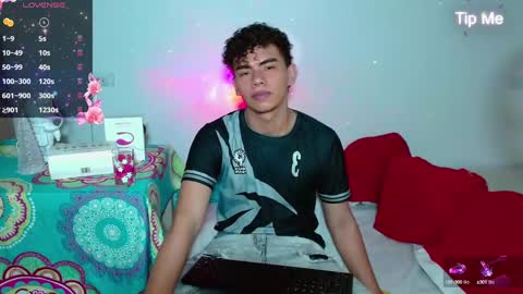 Snapshot of jaedasky_ chatting on 01.21.25 javi15 online show from 01.21.25