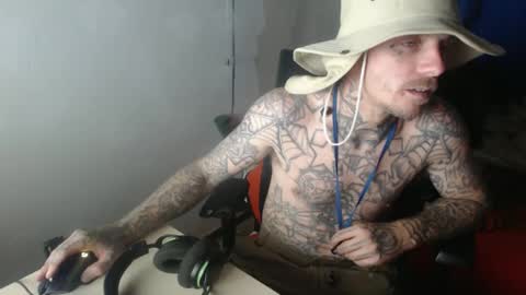 Snapshot of jake265897 chatting on 10.06.25 showingitoff online show from 10.06.25