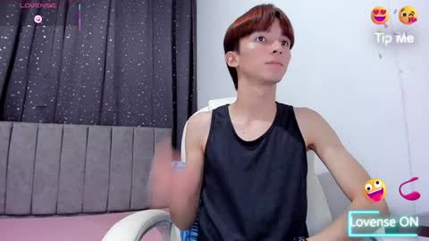 Snapshot of jake_evanss_ chatting on 02.08.25 JAKE online show from 02.08.25