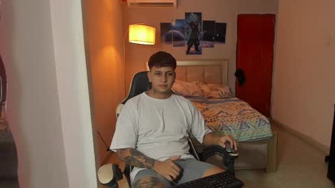 Snapshot of jake_pons chatting on 01.07.25 Jake Pons online show from 01.07.25