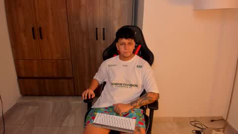 Snapshot of jake_pons chatting on 09.23.25 Jake Pons online show from 09.23.25