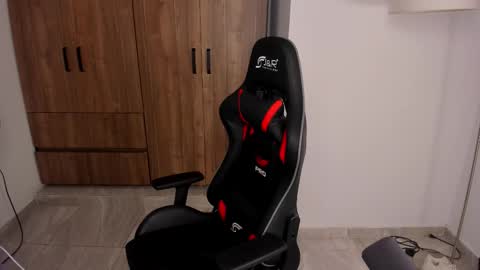 Snapshot of jake_pons chatting on 09.28.25 Jake Pons online show from 09.28.25