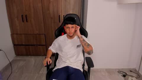 Snapshot of jake_pons chatting on 09.30.25 Jake Pons online show from 09.30.25