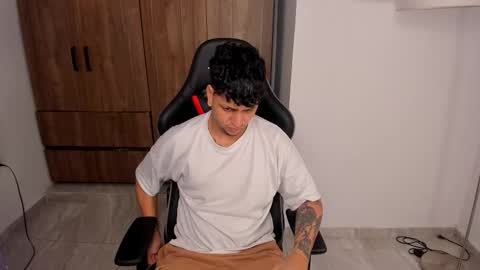 Snapshot of jake_pons chatting on 10.03.25 Jake Pons online show from 10.03.25