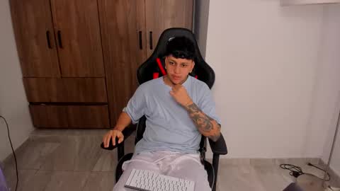 Snapshot of jake_pons chatting on 10.10.25 Jake Pons online show from 10.10.25