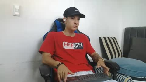 Hi guys im new 3 online show from 07.16.26