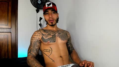 Snapshot of jakee_brown chatting on 01.10.25 Santiago online show from 01.10.25