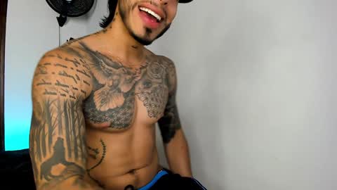 Snapshot of jakee_brown chatting on 01.15.25 Santiago online show from 01.15.25