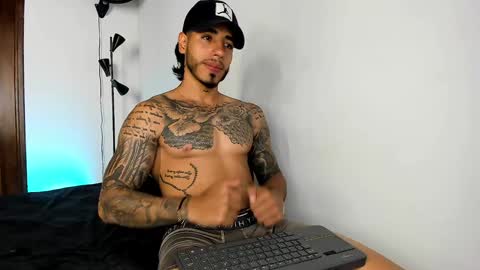 Snapshot of jakee_brown chatting on 01.15.25 Santiago online show from 01.15.25