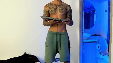 Snapshot of jakee_brown chatting on 02.10.25 Santiago online show from 02.10.25