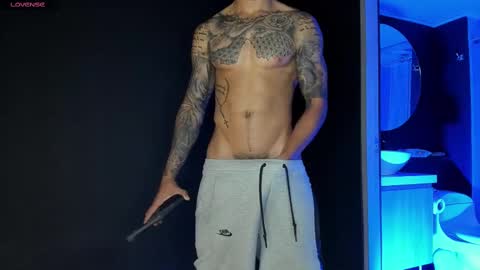 Snapshot of jakee_brown chatting on 03.05.25 Santiago online show from 03.05.25