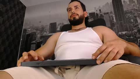 Snapshot of jakeskye chatting on 09.19.25 JakeSkye online show from 09.19.25