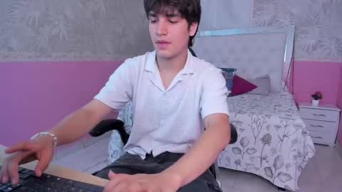 Snapshot of jakesummer_ chatting on 11.25.25 Jake online show from 11.25.25