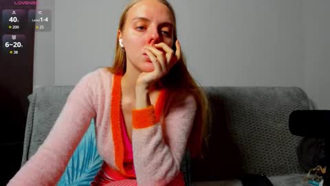 Snapshot of jam_cream chatting on 02.18.26 Sofia online show from 02.18.26