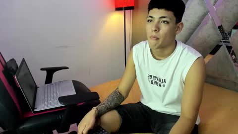 Snapshot of james_hill7 chatting on 11.10.25 James Hill online show from 11.10.25