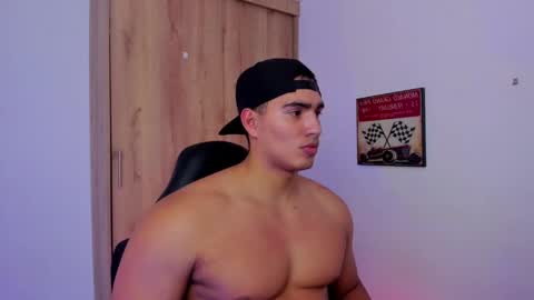 Snapshot of jamesgraay chatting on 12.08.24 James Gray online show from 12.08.24