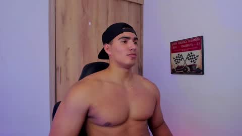 Snapshot of jamesgraay chatting on 12.08.24 James Gray online show from 12.08.24