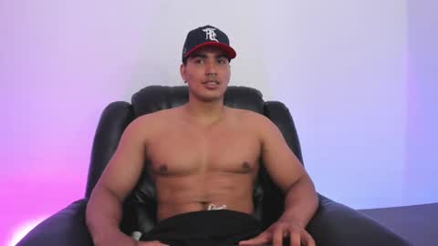 Snapshot of jamesgraay chatting on 02.03.25 James Gray online show from 02.03.25