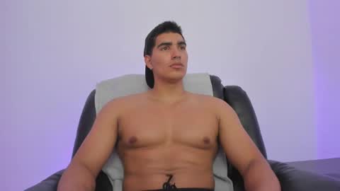 Snapshot of jamesgraay chatting on 02.10.25 James Gray online show from 02.10.25