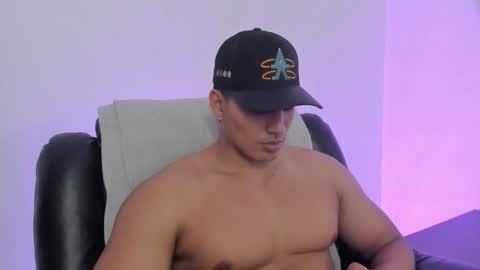 Snapshot of jamesgraay chatting on 03.04.25 James Gray online show from 03.04.25