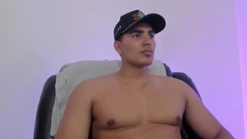 Snapshot of jamesgraay chatting on 03.04.25 James Gray online show from 03.04.25