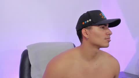 Snapshot of jamesgraay chatting on 03.12.25 James Gray online show from 03.12.25