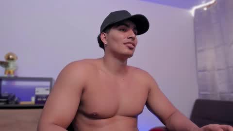 Snapshot of jamesgraay chatting on 09.11.25 James Gray online show from 09.11.25