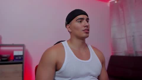 Snapshot of jamesgraay chatting on 09.21.25 James Gray online show from 09.21.25