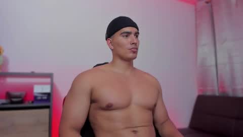 Snapshot of jamesgraay chatting on 09.23.25 James Gray online show from 09.23.25