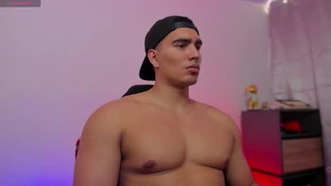 Snapshot of jamesgraay chatting on 10.23.25 James Gray online show from 10.23.25