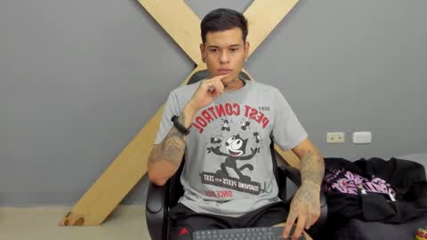 Snapshot of jamesinked_ chatting on 12.16.24 Jamesinked  online show from 12.16.24