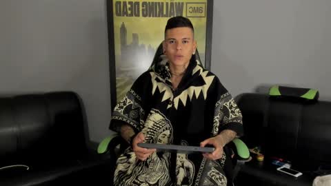 Snapshot of jamesinked_ chatting on 12.20.24 Jamesinked  online show from 12.20.24