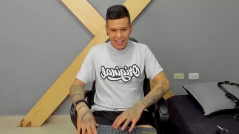 Snapshot of jamesinked_ chatting on 12.27.24 Jamesinked  online show from 12.27.24