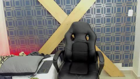 Snapshot of jamesinked_ chatting on 01.02.25 Jamesinked  online show from 01.02.25