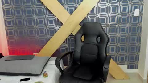 Snapshot of jamesinked_ chatting on 01.07.25 Jamesinked  online show from 01.07.25