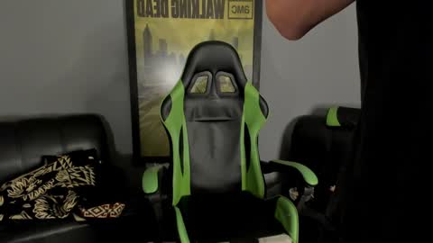 Snapshot of jamesinked_ chatting on 01.10.25 Jamesinked  online show from 01.10.25