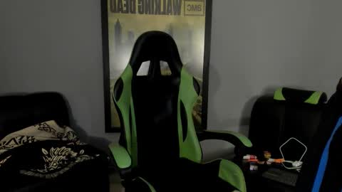 Snapshot of jamesinked_ chatting on 02.02.25 Jamesinked  online show from 02.02.25