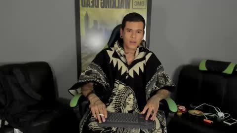 Snapshot of jamesinked_ chatting on 02.05.25 Jamesinked  online show from 02.05.25