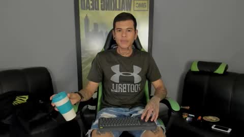 Snapshot of jamesinked_ chatting on 02.11.25 Jamesinked  online show from 02.11.25