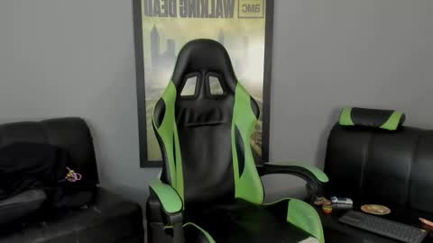 Snapshot of jamesinked_ chatting on 02.12.25 Jamesinked  online show from 02.12.25