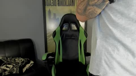 Snapshot of jamesinked_ chatting on 02.27.25 Jamesinked  online show from 02.27.25