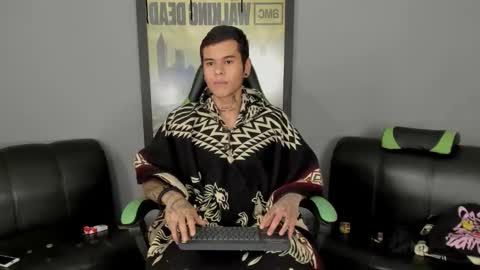 Snapshot of jamesinked_ chatting on 03.08.25 Jamesinked  online show from 03.08.25