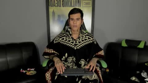 Snapshot of jamesinked_ chatting on 03.10.25 Jamesinked  online show from 03.10.25