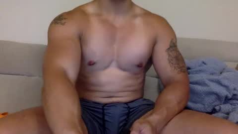 jamesmo820913 online show from 10.12.25