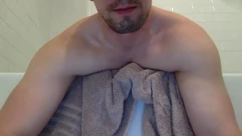 Snapshot of jamesnewtron chatting on 02.08.25 jamesnewtron online show from 02.08.25