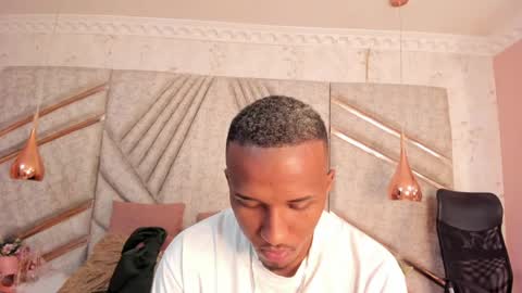 Snapshot of jamesparck chatting on 12.31.24 James online show from 12.31.24