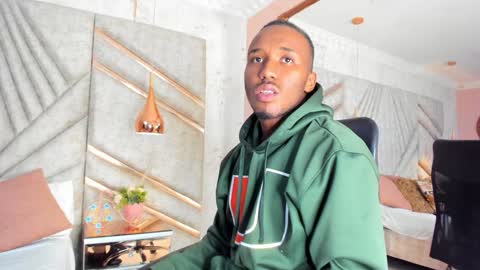 Snapshot of jamesparck chatting on 01.08.25 James online show from 01.08.25