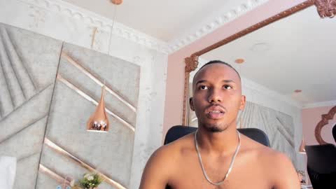 Snapshot of jamesparck chatting on 01.12.25 James online show from 01.12.25