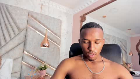 Snapshot of jamesparck chatting on 01.12.25 James online show from 01.12.25