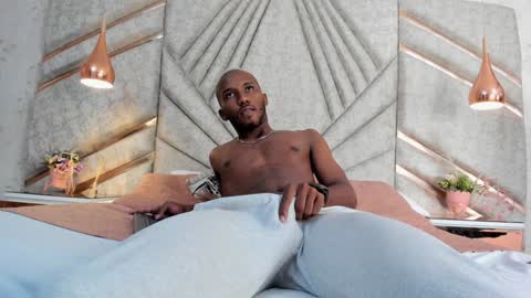 Snapshot of jamesparck chatting on 02.05.25 James online show from 02.05.25